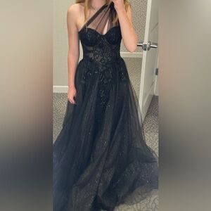 Elegant Black Formal Evening Dress